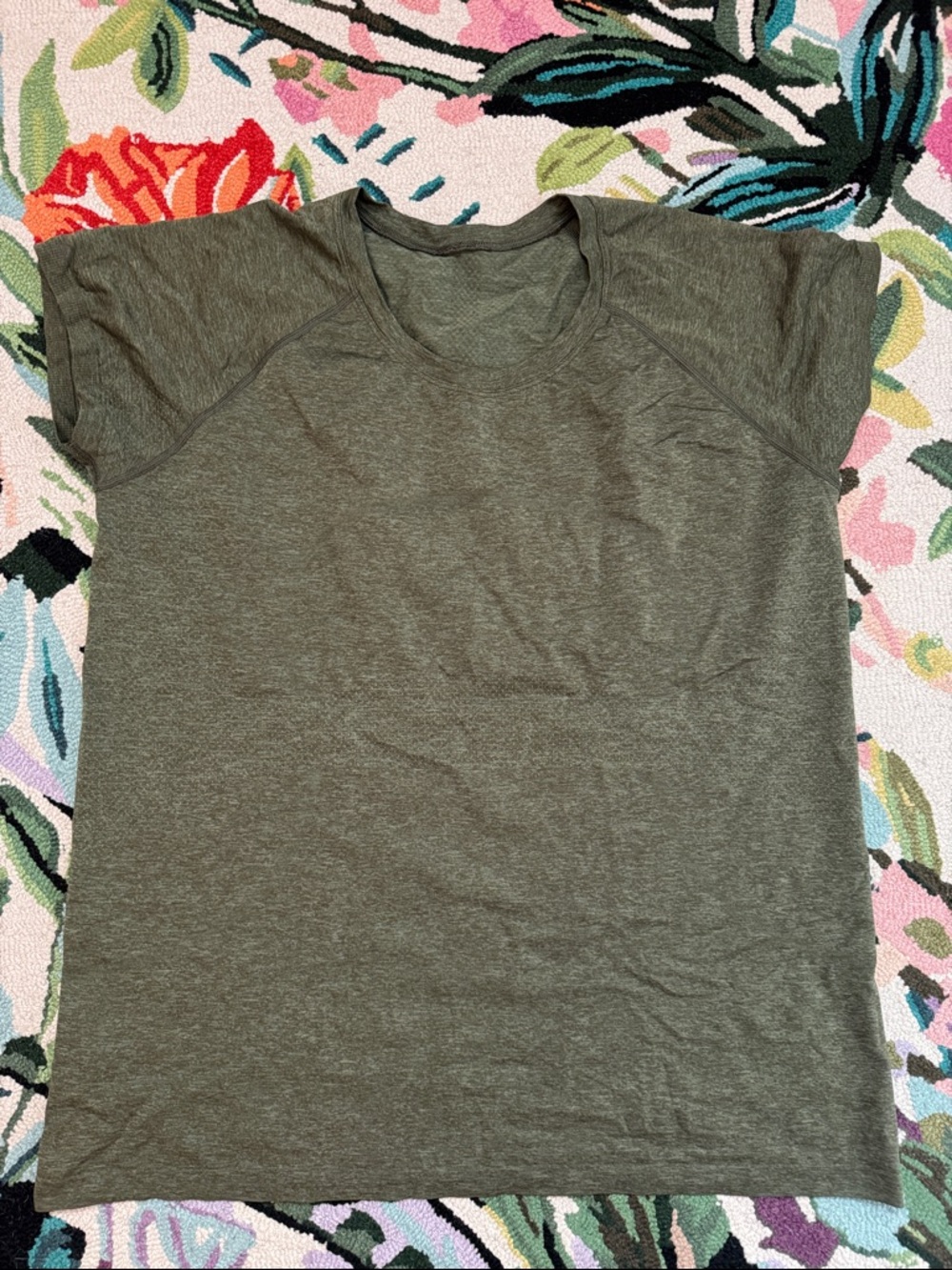 Lululemon swiftly tee Olive Green Short Sleeve Top